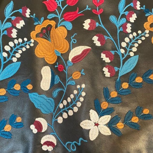 Laundry Faux-Leather Floral-Embroidered Skirt Size M - Picture 4 of 11